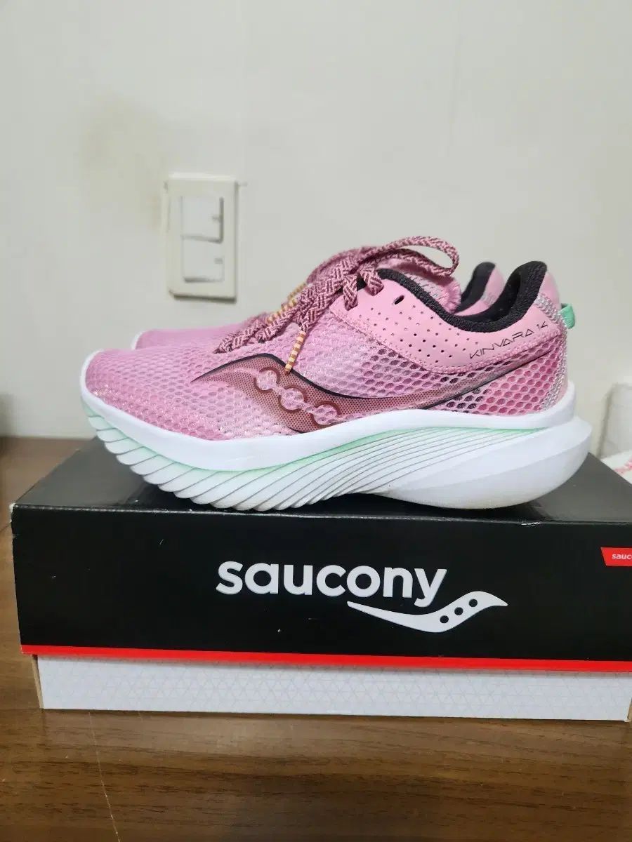 Saucony KEENバラ 14 ピンク レディース 23.5cm