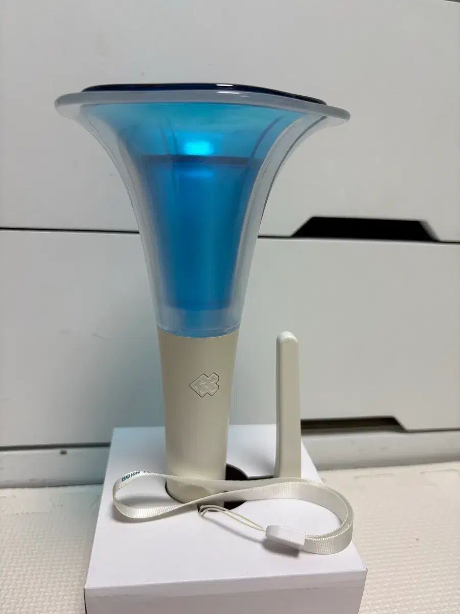 BTOB ペンライト - ☆ LIGHT STICK OFFICIAL : ♪ ストラップ付き の
