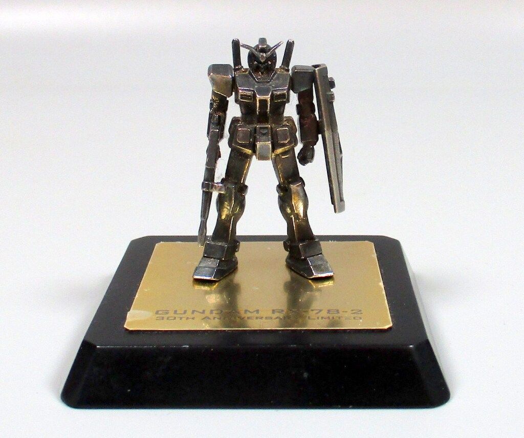 最安値，2026】 セブンイレブンフェア 純金メッキガンダム ガンプラ20