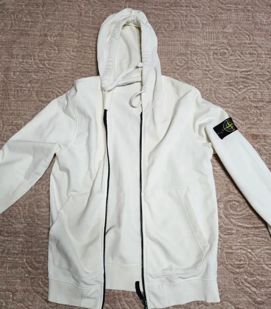 STONE ISLAND ストーンアイランド 白 フードジップアップ