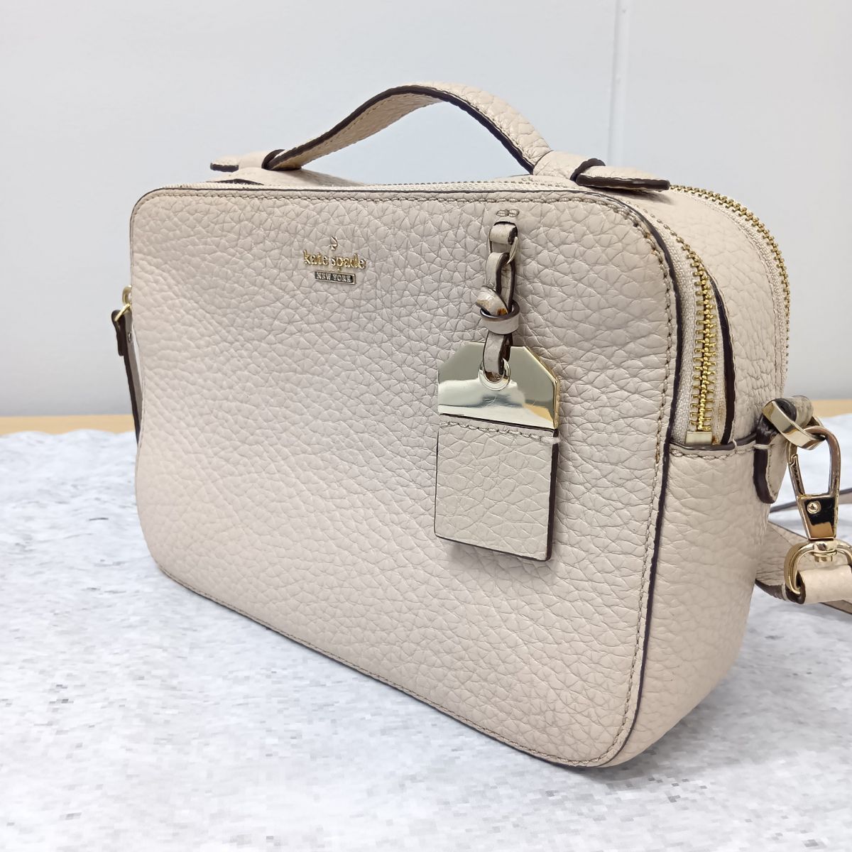 kate spade new york ケイトスペードニューヨーク カーター ストリート ラージ ジュリエット サンドベージュ / トープ □□☆