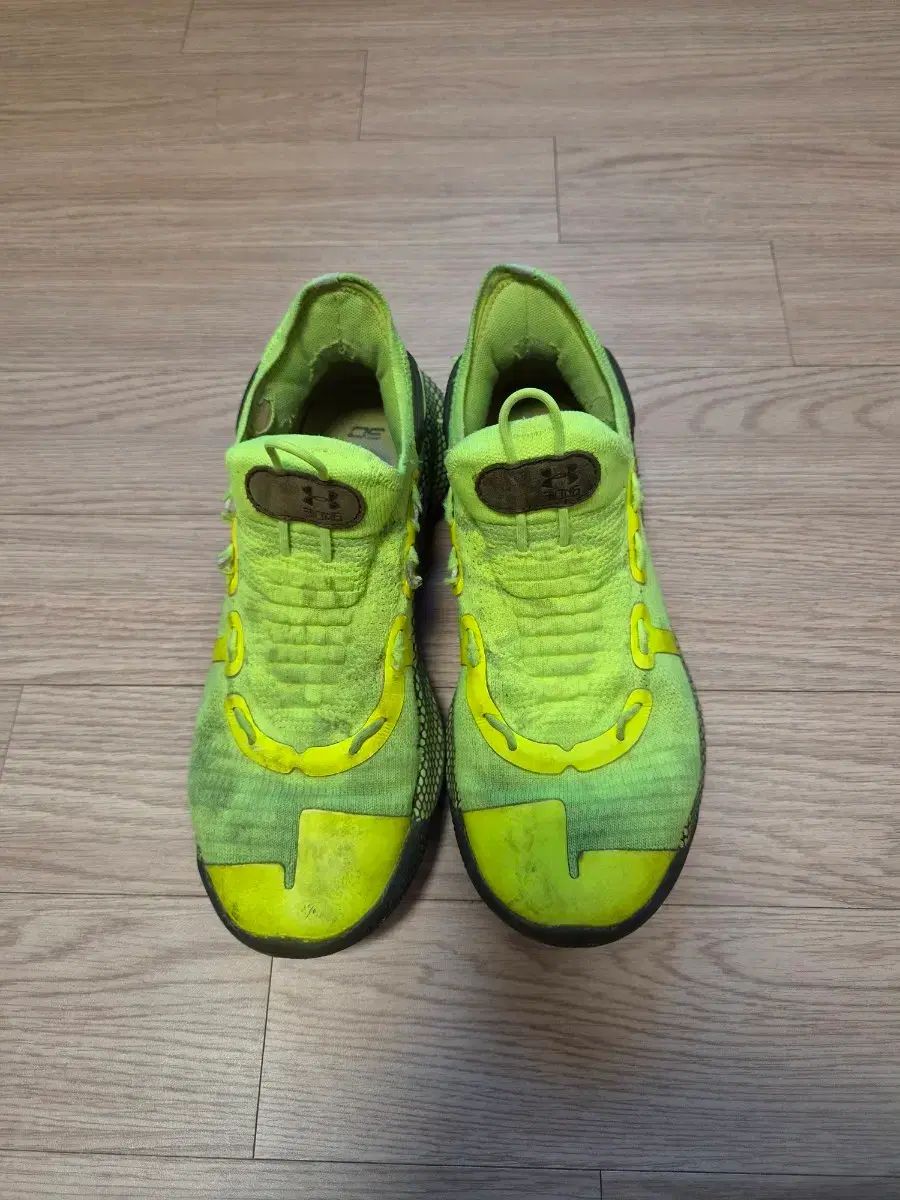 UNDER ARMOUR アンダーアーマー バスケシューズ 260サイズ