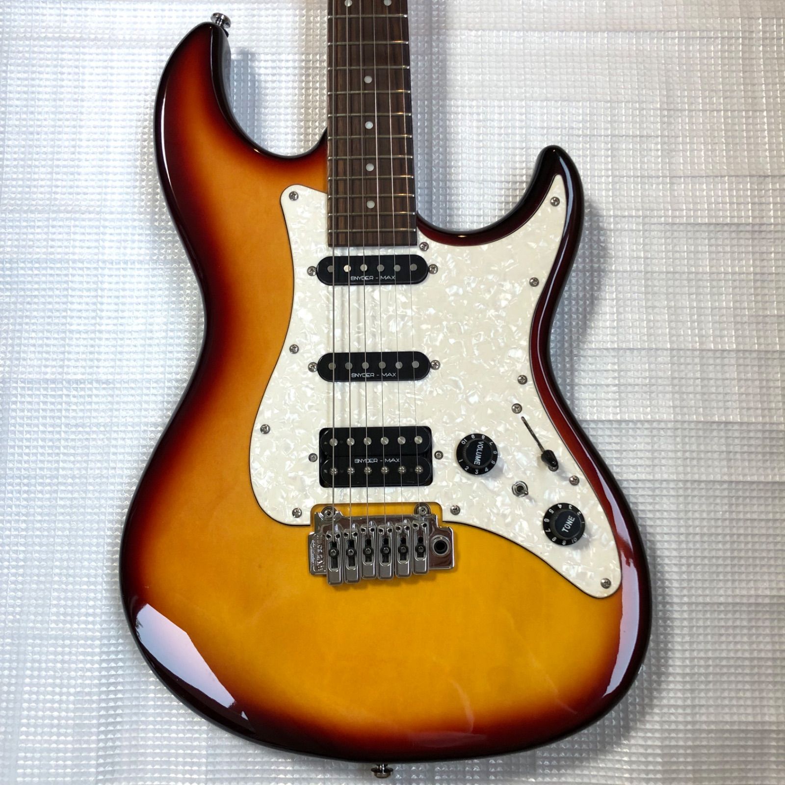 Elioth S305 ストラトタイプ サンバースト エレキギター - メルカリ