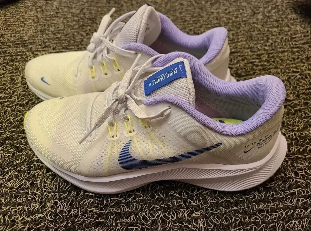 ナイキ スニーカー クエスト ランニングシューズ ランニングシューズ Jogging 235