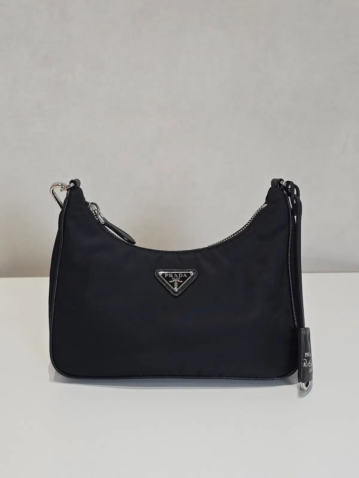 ラックスオール PRADA リーエディション 2005 ナイロン ホーボーバッグ クロスボディバッグ 1BH204