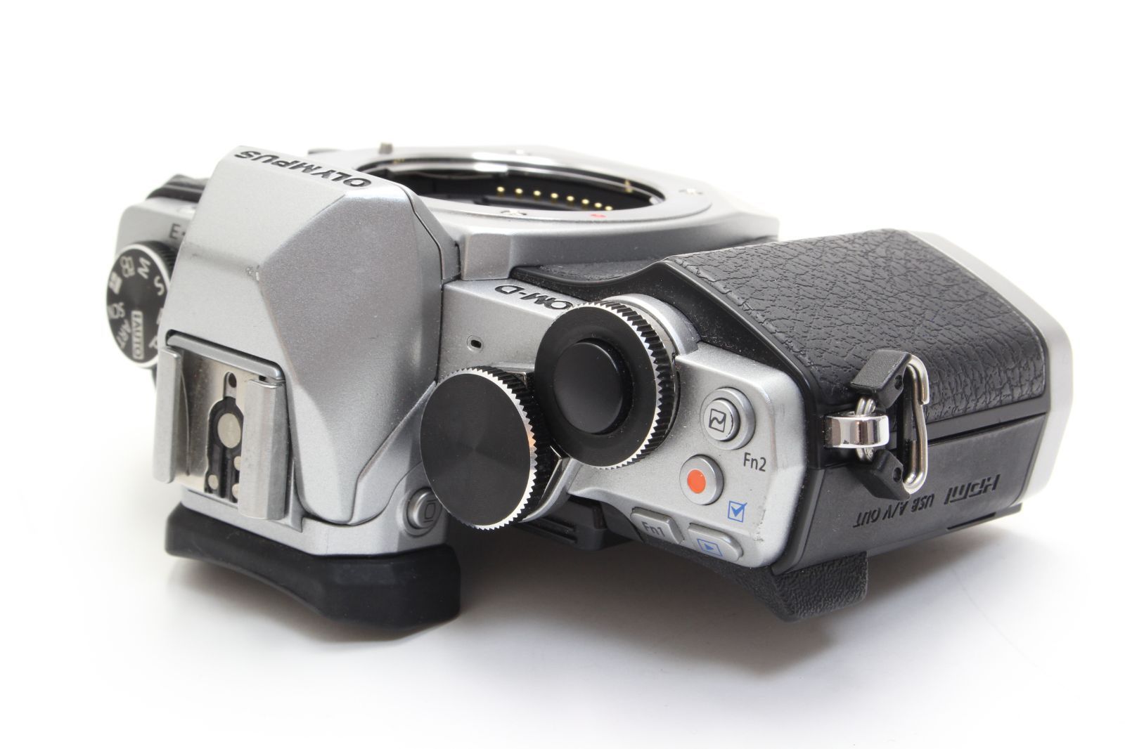OLYMPUS OM-D E-M10 ボディ シルバー ショット数8355回 OLYMPUS OM-D E-M5 ボディ シルバーの出品 | ONE SCENE（ワンシーン）