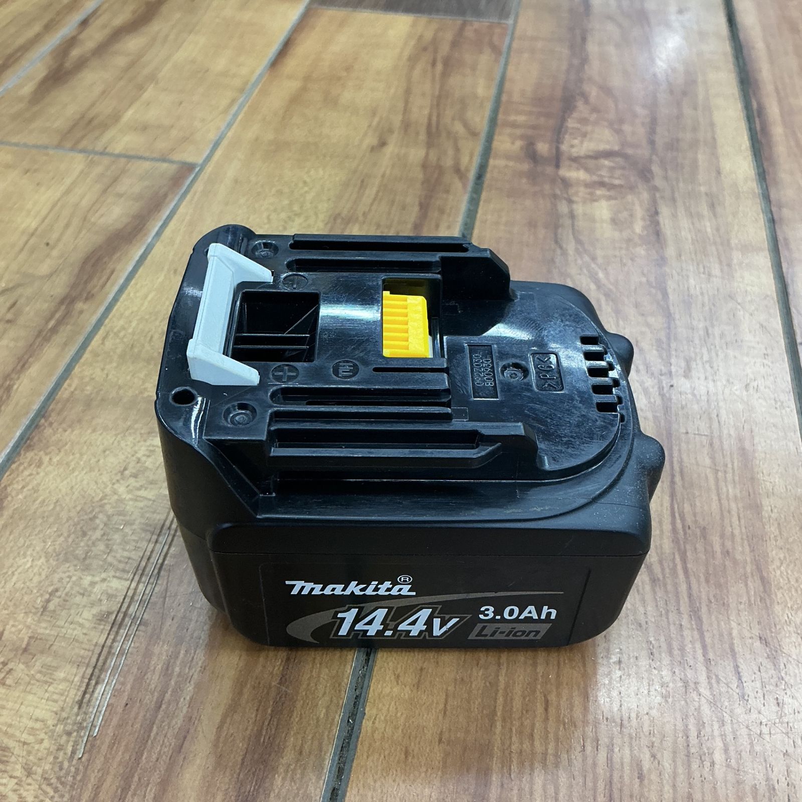 マキタ(makita) 充電式ライト ML184 【中古】【蓮田店】 - メルカリ