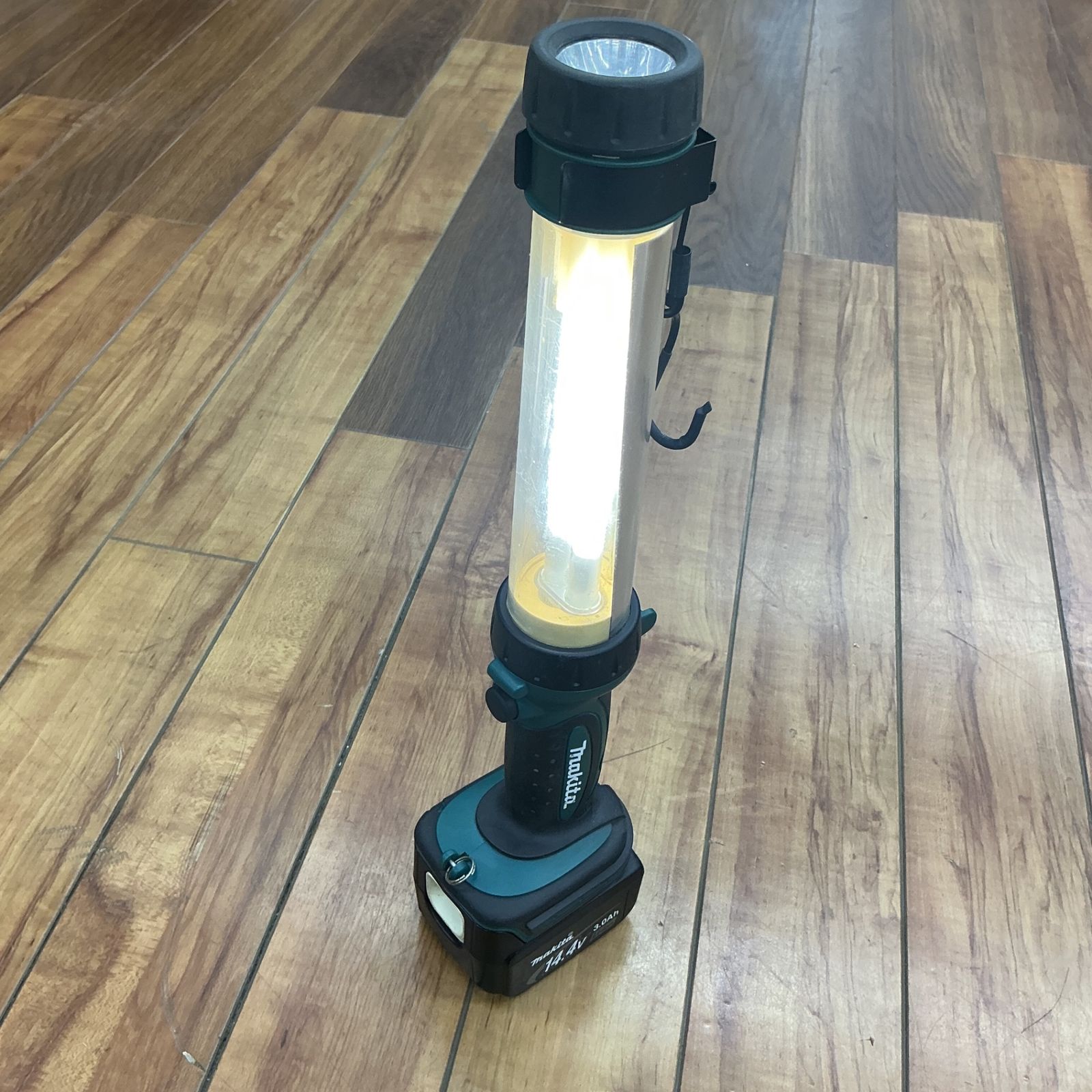 マキタ(makita) 充電式ライト ML184 【中古】【蓮田店】 - メルカリ
