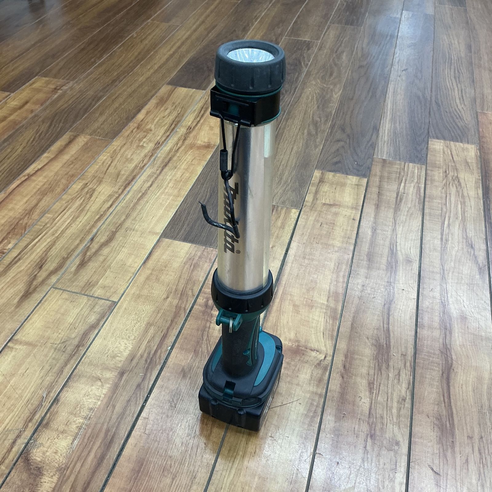 マキタ(makita) 充電式ライト ML184 【中古】【蓮田店】 - メルカリ