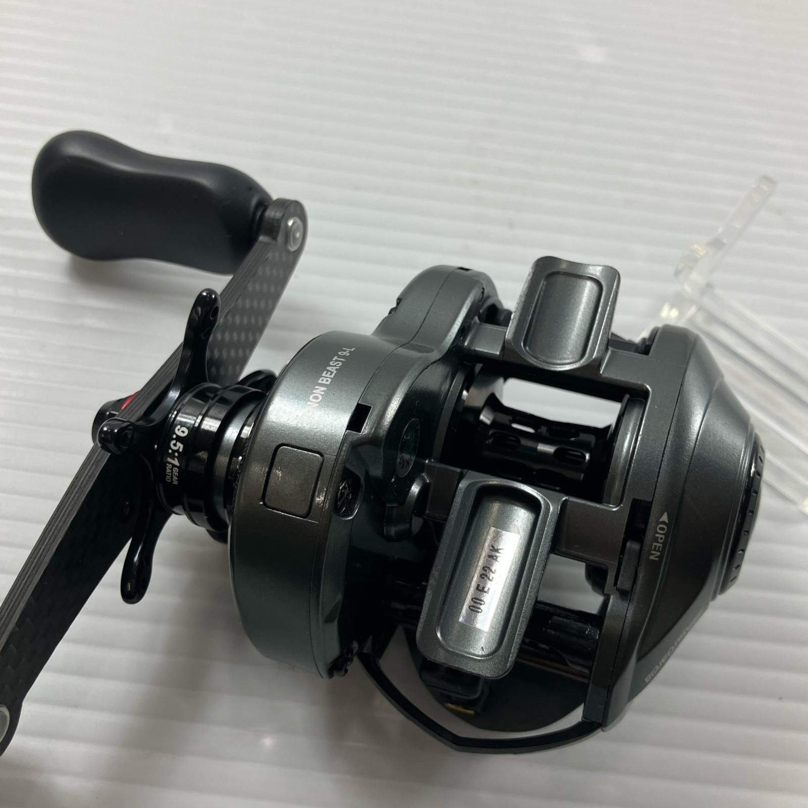 Abu Garcia ZENON BEAST ベイトリール 【公式通販】