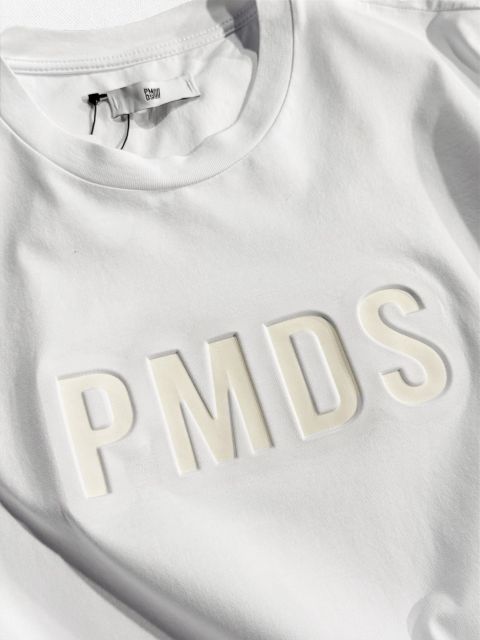 【定価29,700円(税込)】PREMIUM MOOD DENIM SUPERIOR -PMDS- ピーエムディーエス 太陽の下でエンボスロゴがカラーチェンジ！ブランドロゴ クルーネックTシャツ ティシャツ 半袖 GLOW 紫外線 フォトクロミック ホワイト