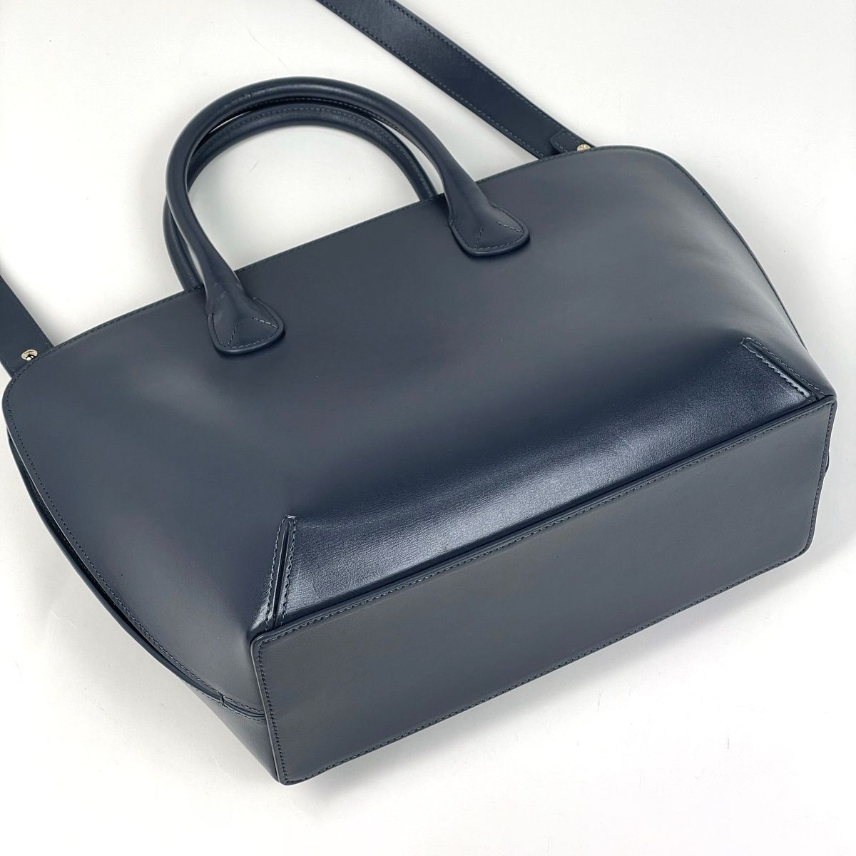 美品✨ジョルジオアルマーニ 2way オールレザー ブラック ロゴプレート ジョルジオアルマーニ GIORGIO ARMANI ロゴ ハンドバッグ 2WAY