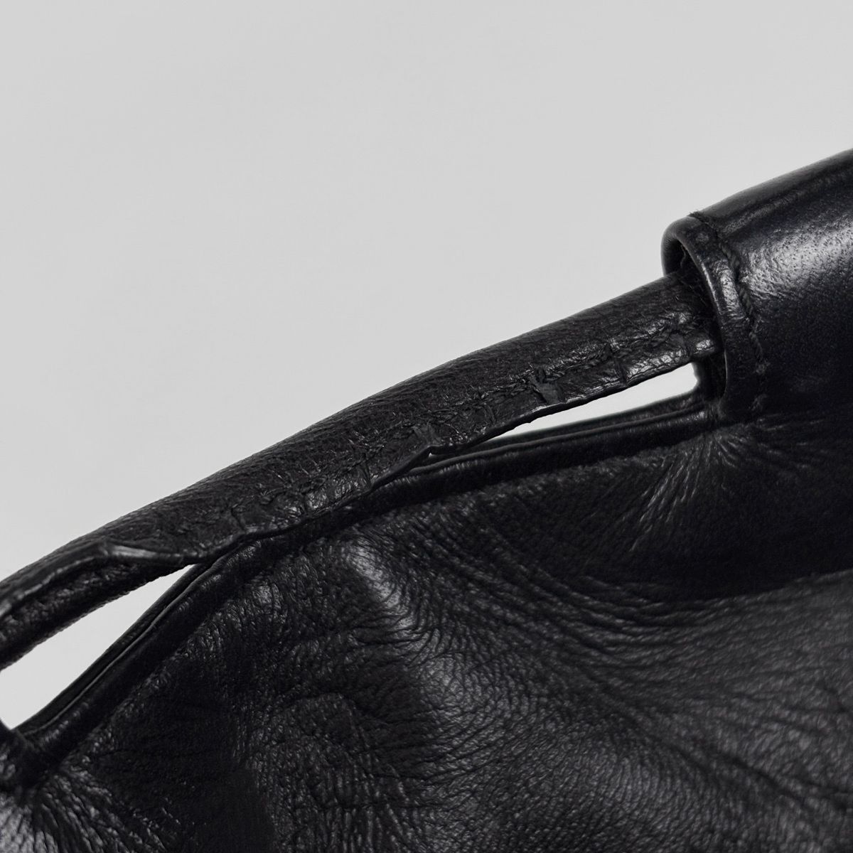 ボッテガヴェネタ BOTTEGAVENETA イントレチャート ショルダーバッグ 巾着型 ハンドバッグ ショルダーバッグ レザー ブラック レディース 【中古】