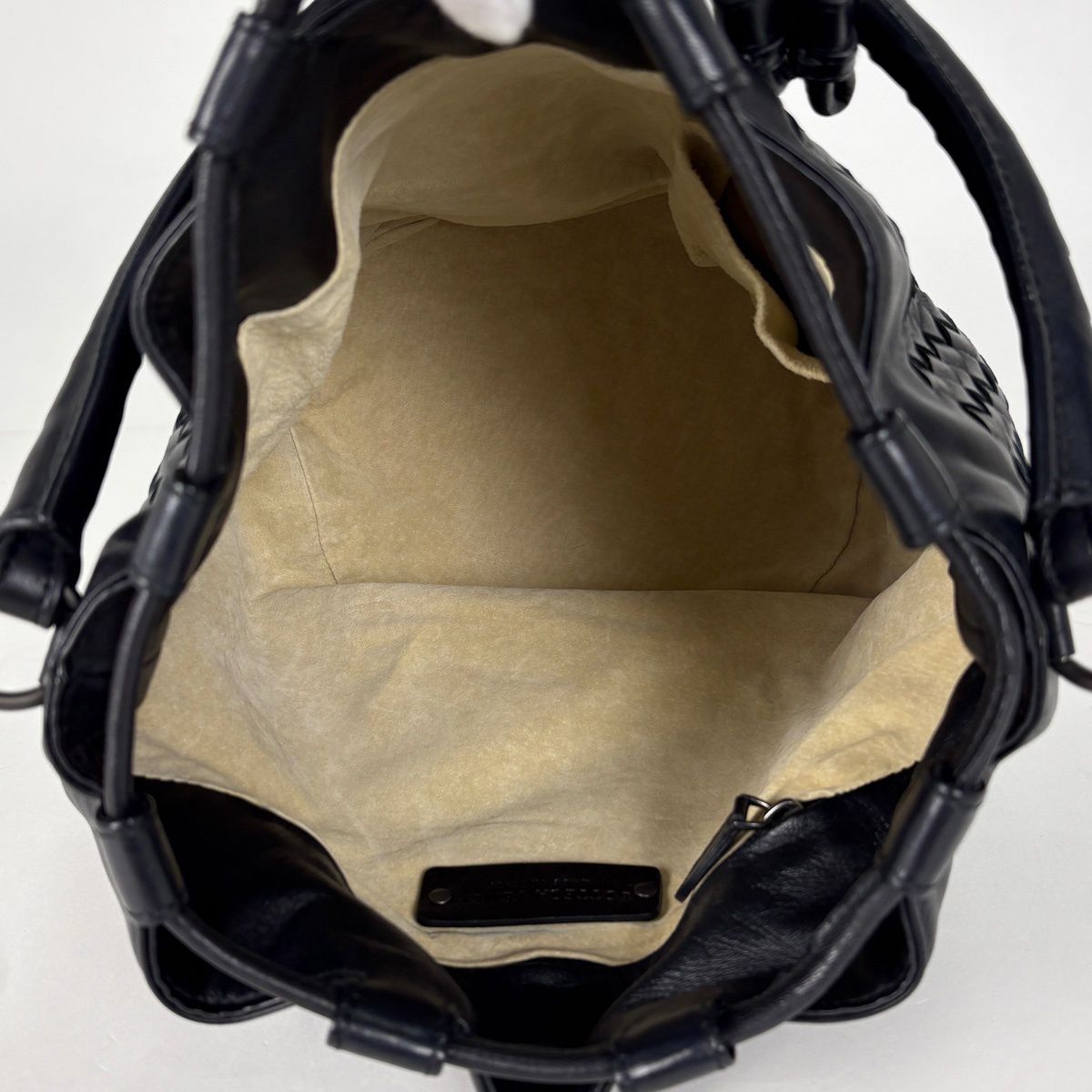 ボッテガヴェネタ BOTTEGAVENETA イントレチャート ショルダーバッグ 巾着型 ハンドバッグ ショルダーバッグ レザー ブラック レディース 【中古】