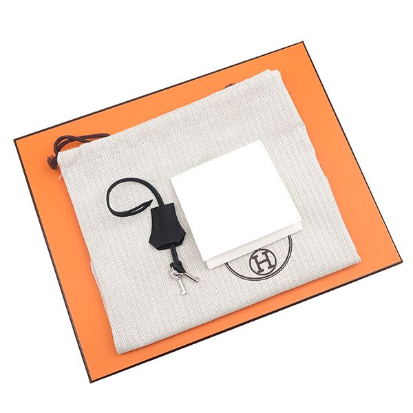 エルメス HERMES ショルダーバッグ サックアデペッシュ 21 ヴォーエプソン ブラック シルバー金具 黒 K 【箱】【中古】 エルメス HERMES ショルダーバッグ サックアデペッシュ 21 ヴォーエプソン ブラック シルバー金具 黒 K 【箱】【中古】