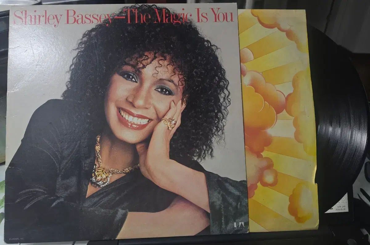 一括_シェリー ベイシ( Shirley Bassey ) の LP 6 ベル ( US )