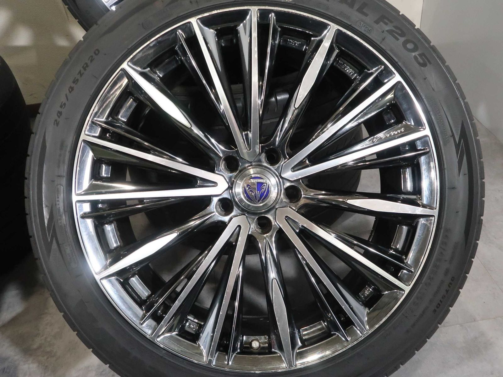 4本 RAYS VERSUS stratagia VOUGE 20インチ 8.5J +38 5H PCD 114.3 ラジアル MINERVA RADIAL F205 2025年 245/45R20 NX ハリア― RAV4 等