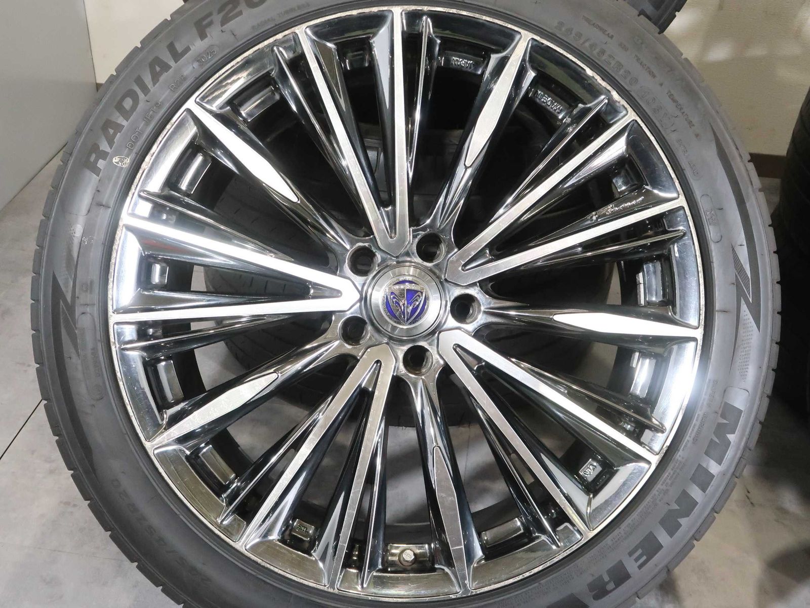 4本 RAYS VERSUS stratagia VOUGE 20インチ 8.5J +38 5H PCD 114.3 ラジアル MINERVA RADIAL F205 2025年 245/45R20 NX ハリア― RAV4 等