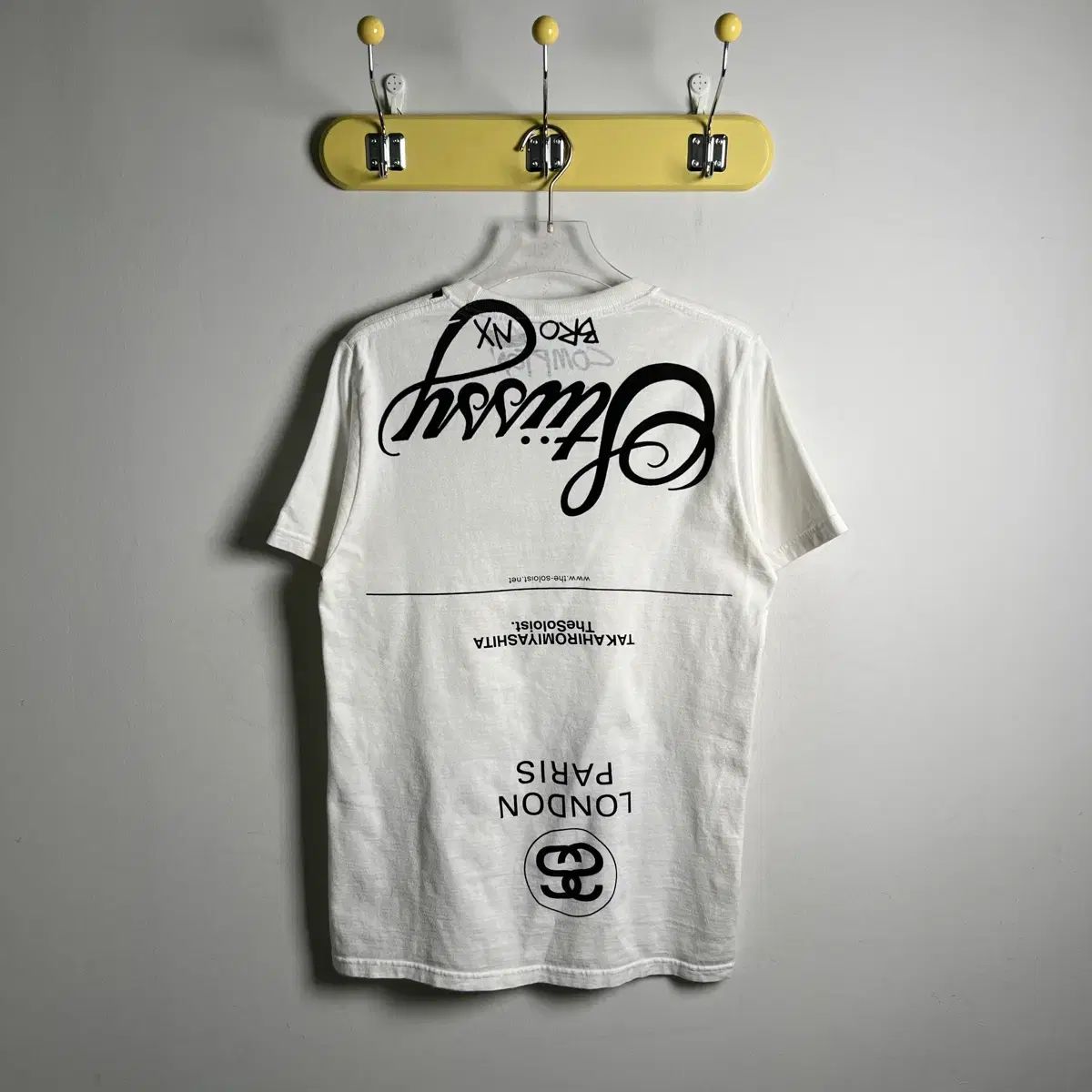 STUSSY x タカヒロミヤシタザソロイスト 40周年ワールドツアー半袖Tシャツ S STUSSY x タカヒロミヤシタザソロイスト 40周年ワールドツアー半袖Tシャツ S