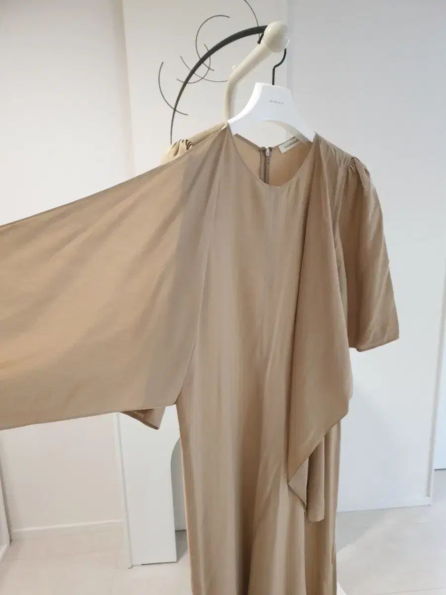ハン(HAN) the CASHMERE ロング丈ワンピース