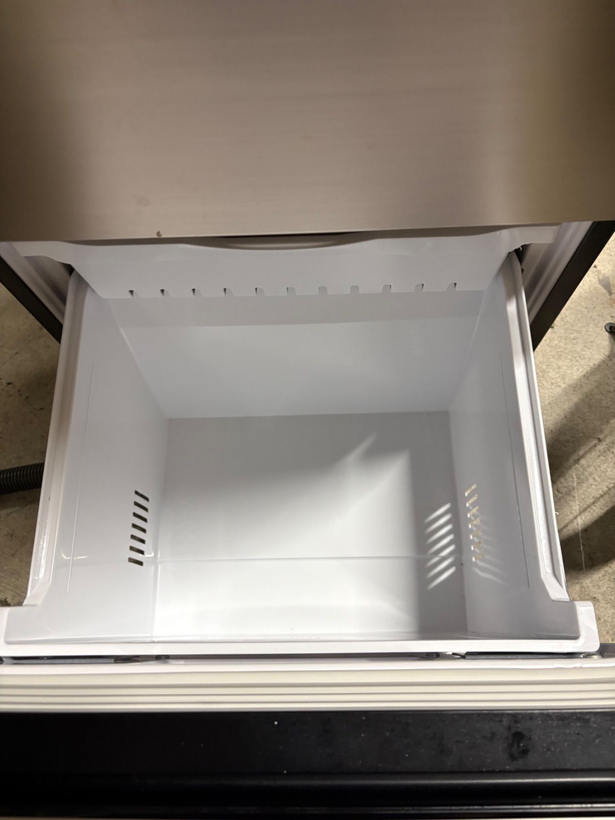 HITACHI 冷蔵庫 R-27TV (N)256L 2024年製 - メルカリ