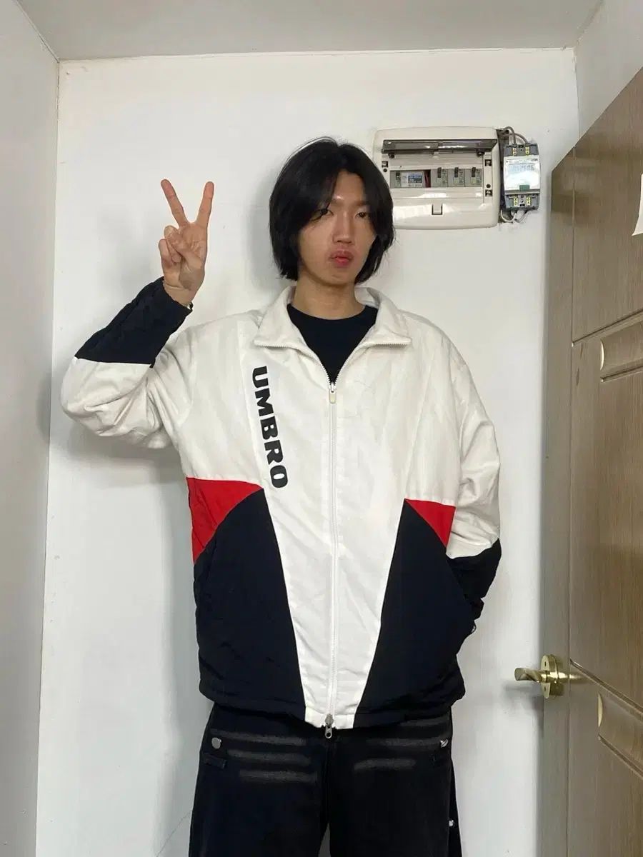 アンブロ 必須アイテム リバーシブル フリース ウィンドブレーカー L