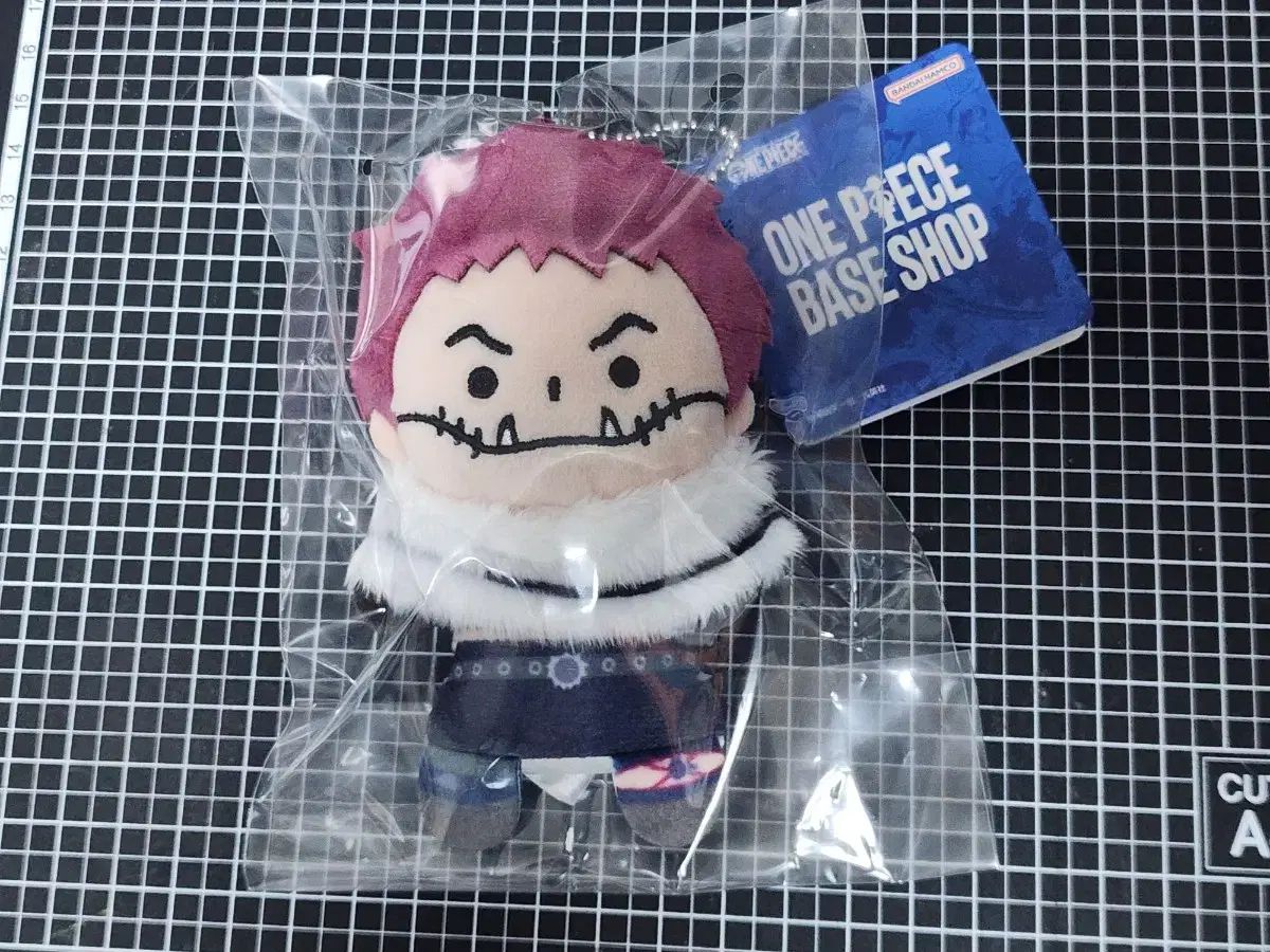 新品 ONE PIECE ベースショップ U BAE ぬいぐるみ カタクリ キーホルダー