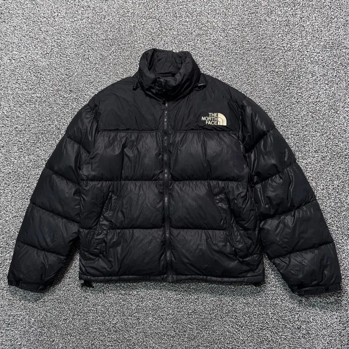 Name : THE NORTH FACE ザノースフェイス 刺繍 ロゴ 黒 Nuptse(ヌプシ 