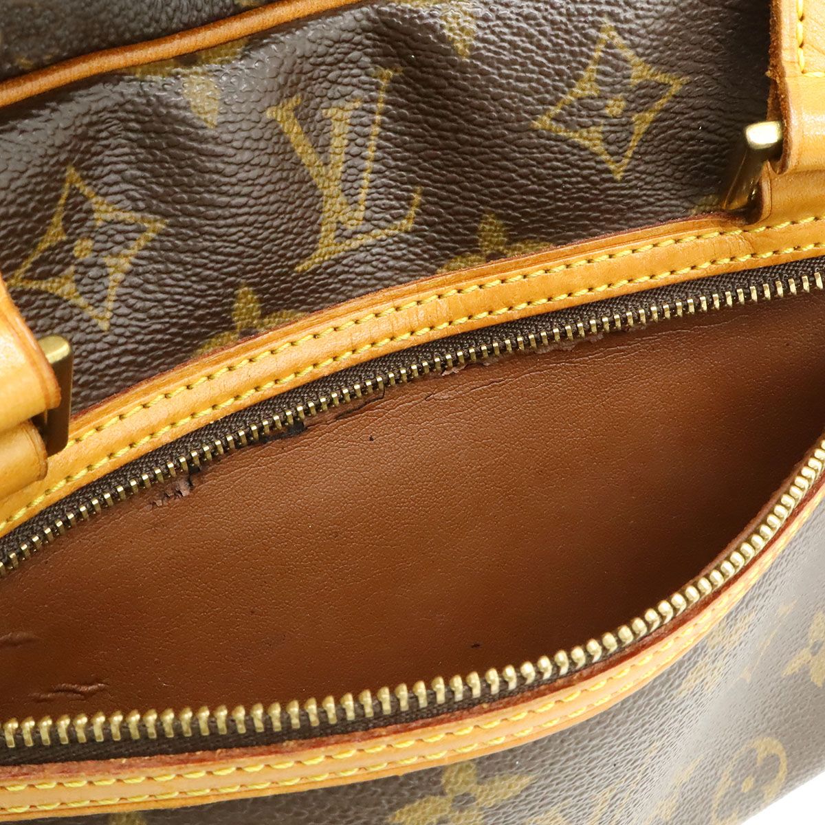 LOUIS VUITTON ルイ ヴィトン モノグラム シテMM ショルダーバッグ 