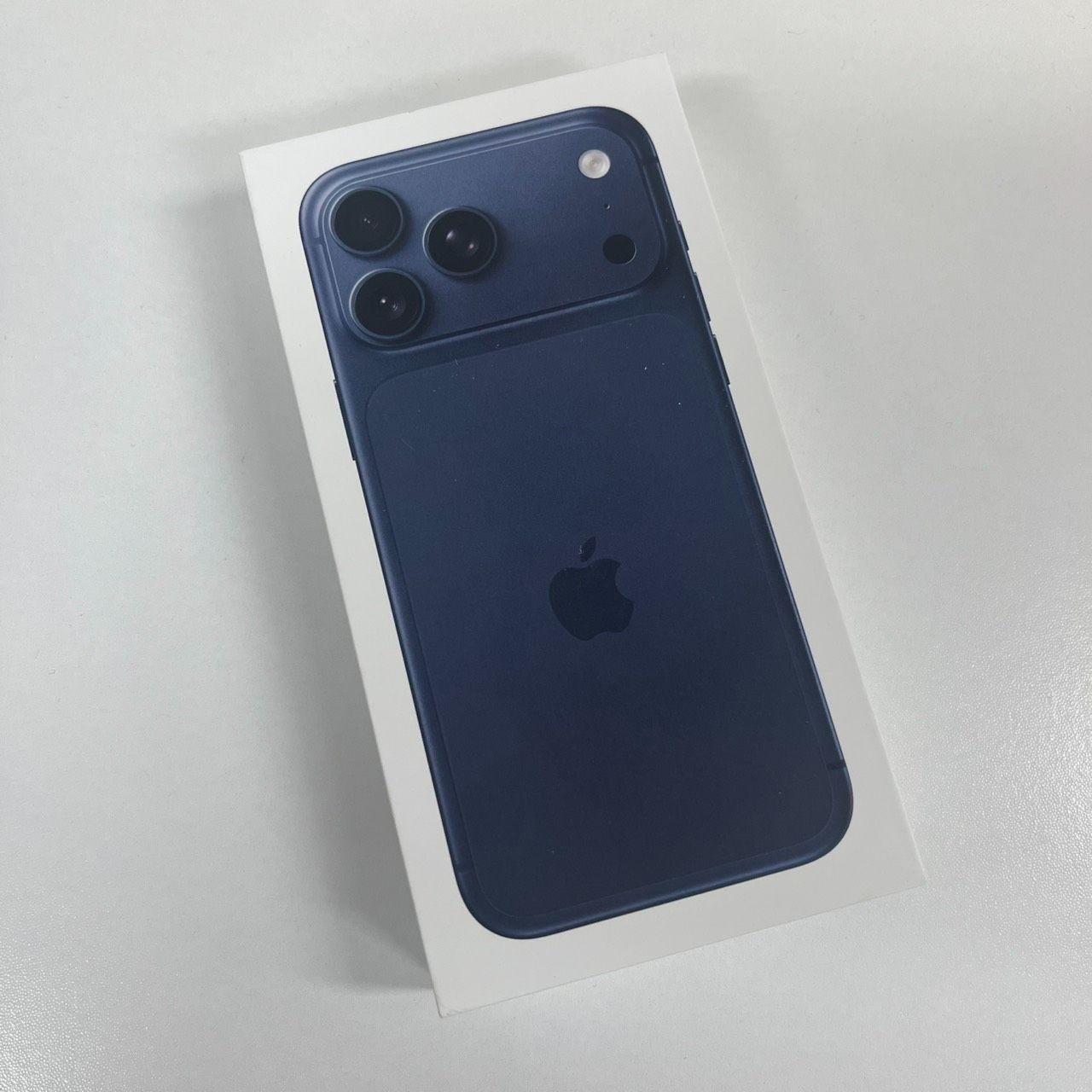 iPhone17 ProMax 2TB ディープブルー SIMフリー- メルカリ