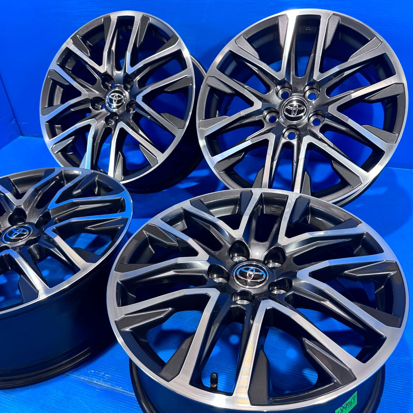 極上品】現行 カローラクロス 純正 18インチ 7.5J+40 5H114.3 4本 使用