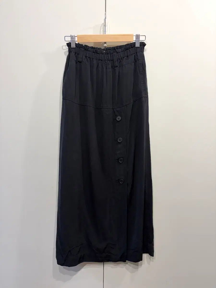 ISSEY MIYAKE ボタン マキシ スカート