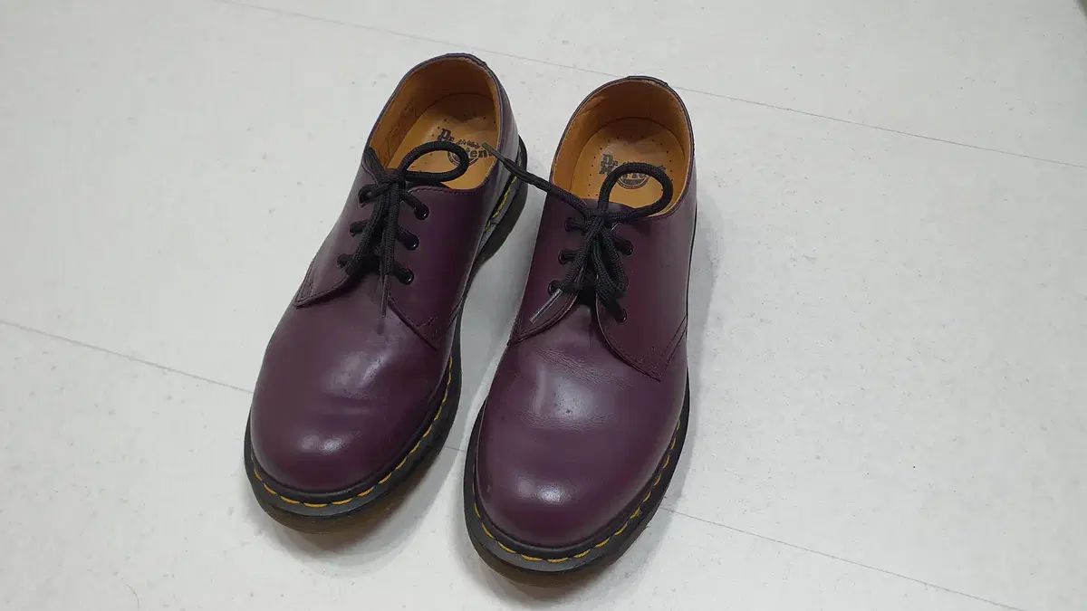DR. MARTENS 1461 uk6 (250程度) DR. MARTENS 1461 uk6 (250程度)