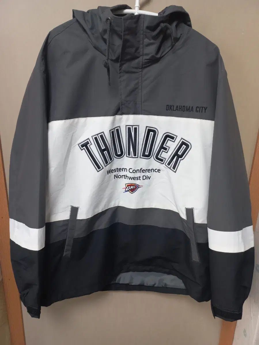 オクラホマシティ サンダー NBA ウィンドブレーカー Anorak（アノラック）フーディー 100 105