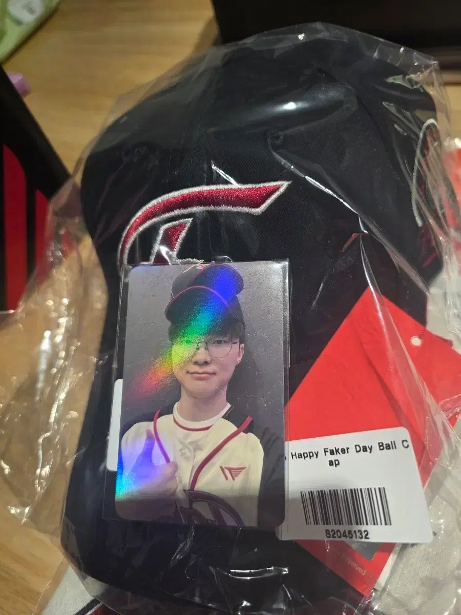 T1 FAKER デー ベースボールキャップ + トレカ