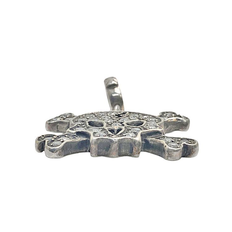 Loree Rodkin ローリーロドキン MEDIUM FLAT PAVE BONE SKULL PENDANT