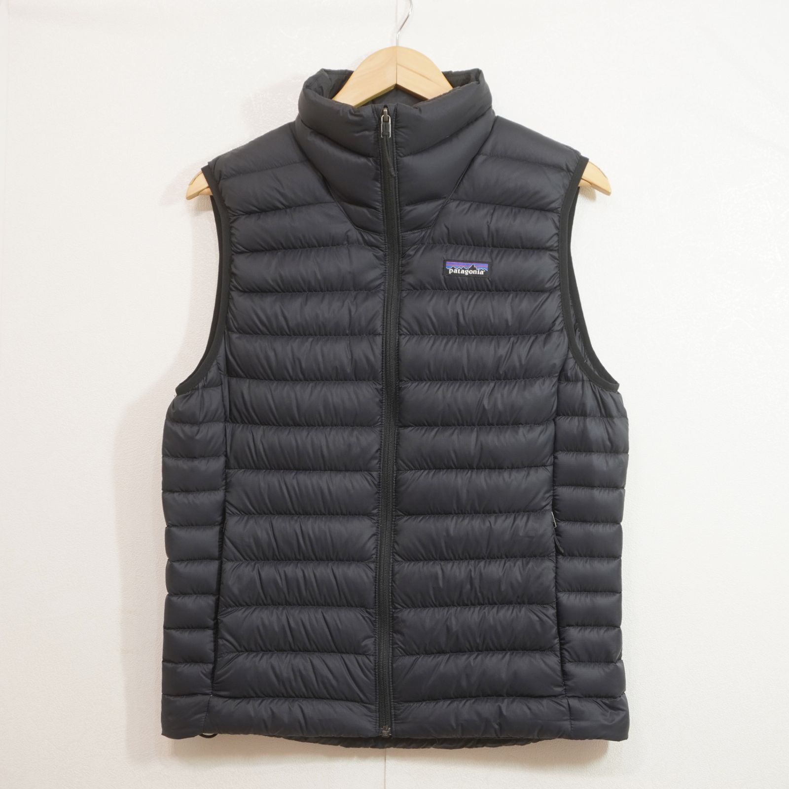 patagonia (S) メンズ ダウンセーターベスト パタゴニア 84623FA22 黒　K5-9
