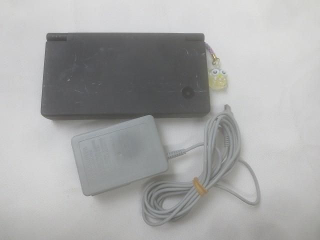 ゲーム ニンテンドーDS 本体 Dsi TWL-001 ブラック 動作品 充電器付き 中古品