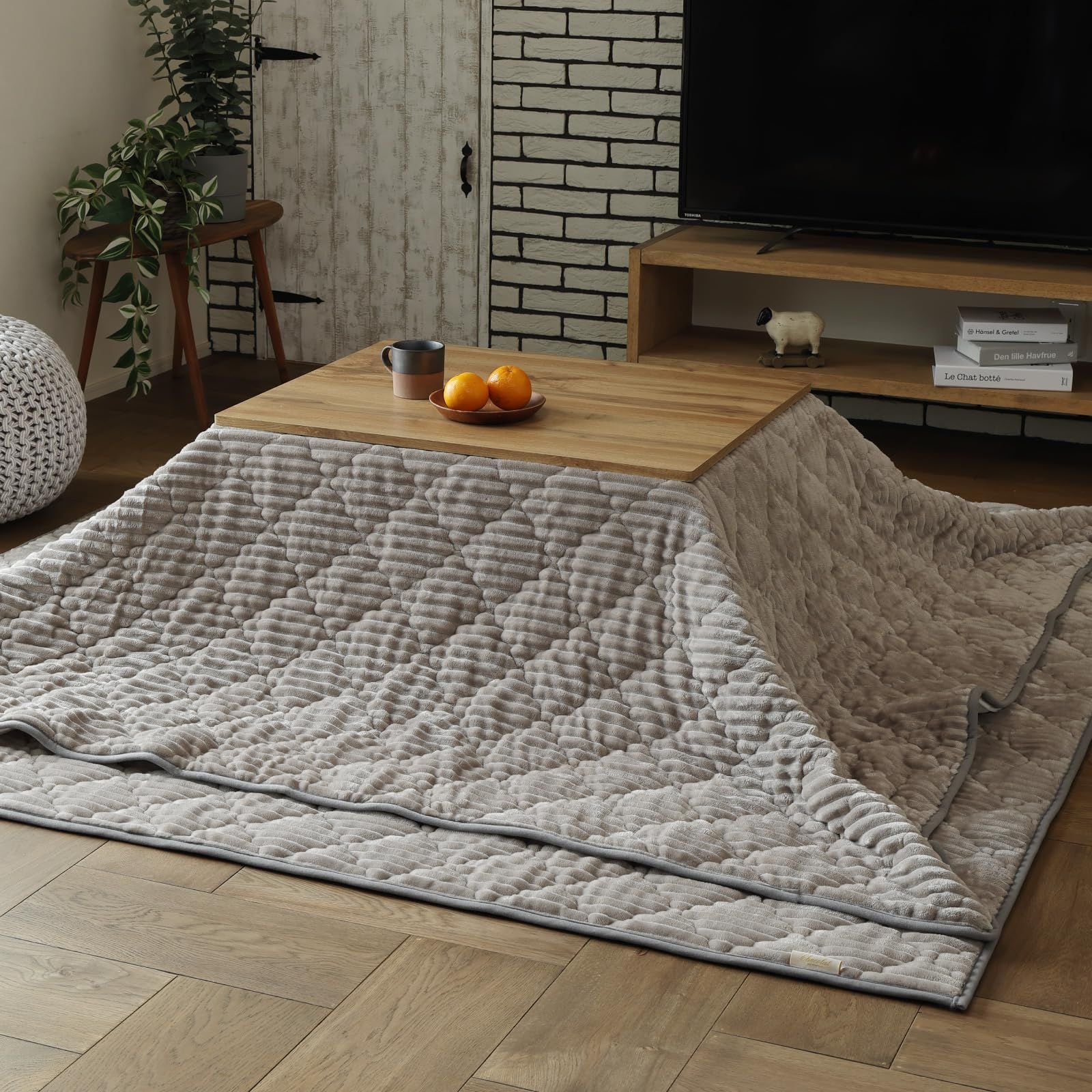 【特価商品】「ショコラ」 3通りの使い方ができるクッション 約190×190cm(こたつ布団時) 洗える グレージュ アウトドア こたつ布団にも寝袋にもなる3WAYクッション 防災グッズ 萩原