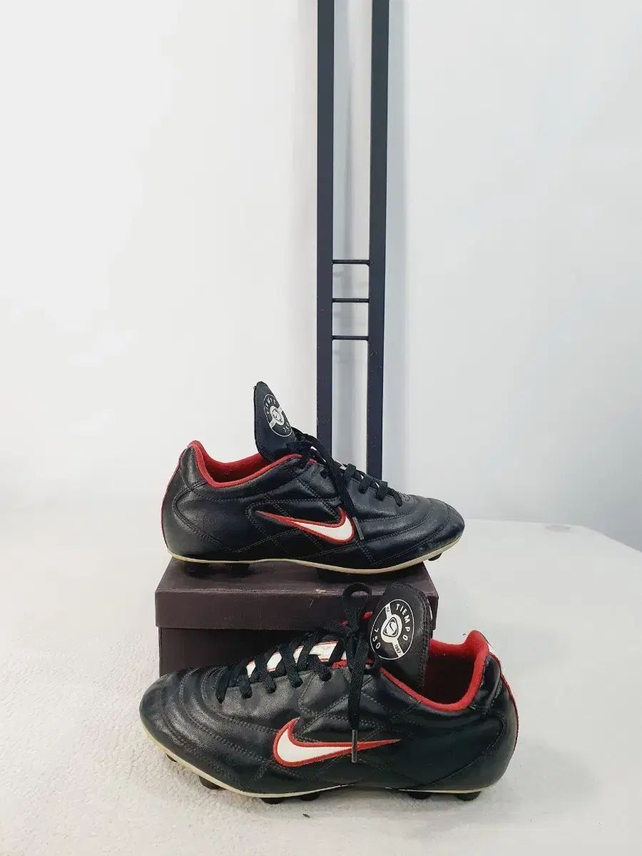 ナイキ サッカーシューズ ティエンポ750 プレミア FG SG ブラック 265
