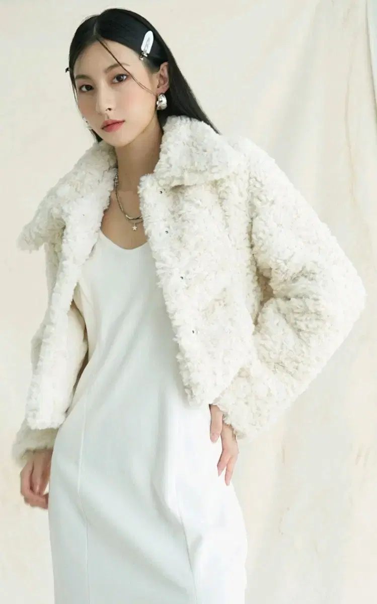 新品) アヴァンドレス エミリー ファー ジャケット