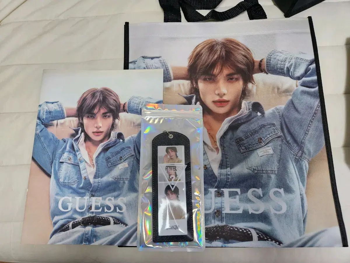 Stray Kids GUESS ヒョンジン キーホルダー ルックブック タポリンバッグ セット