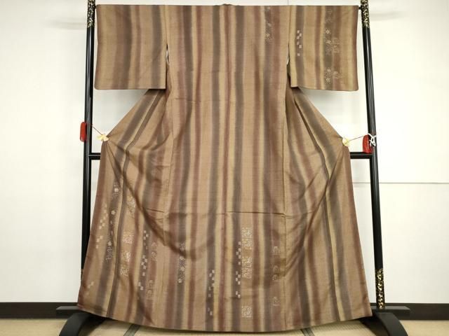 平和屋着物●紬　訪問着　ろうけつ染　花兎　伊勢丹扱い　正絹　逸品　AABH8901cs