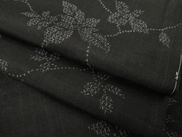 平和屋着物●上質な紬　亀甲絣　枝花文　黒地　正絹　逸品　未使用　AABH2606ck
