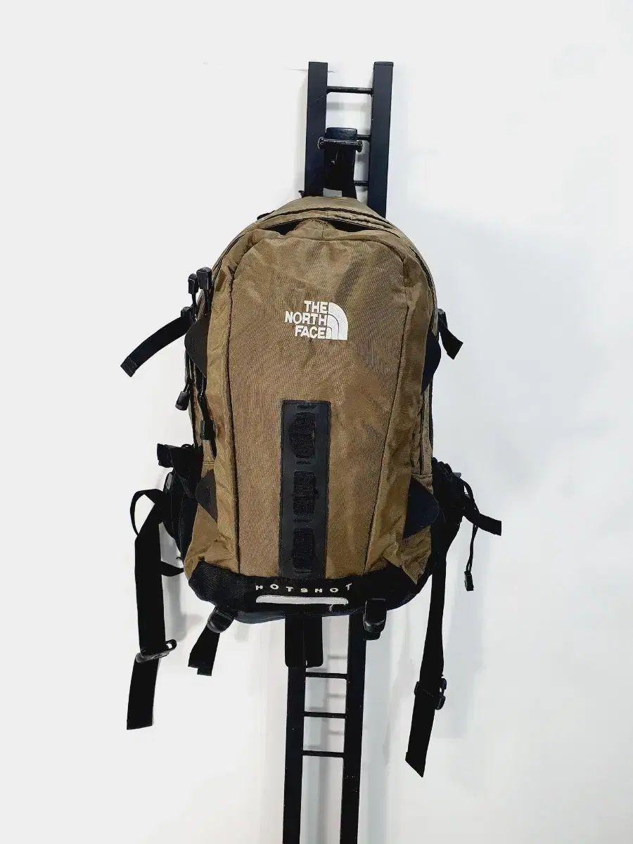 THE NORTH FACE ザノースフェイス 핫샷 バックパック ブラウン