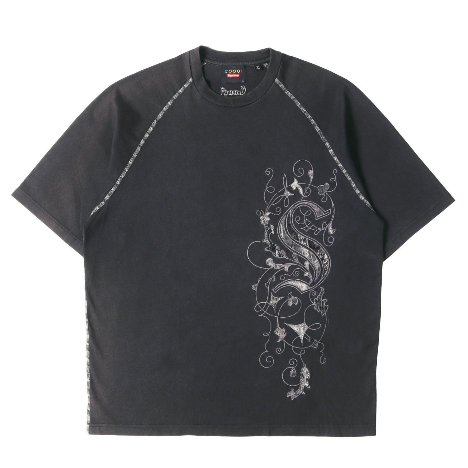 Supreme シュプリーム Tシャツ ブラック 黒 サイズ:M | 23SS ×COOGI グラフィック刺繍 ラグラン Tシャツ(Raglan S/S Top) | トップス カットソー 半袖 | コラボ【メンズ】【中古】