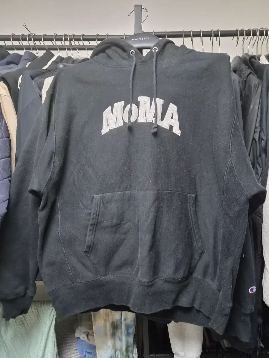 チャンピオン MoMA フーディー Tシャツ ブラック 7,098円