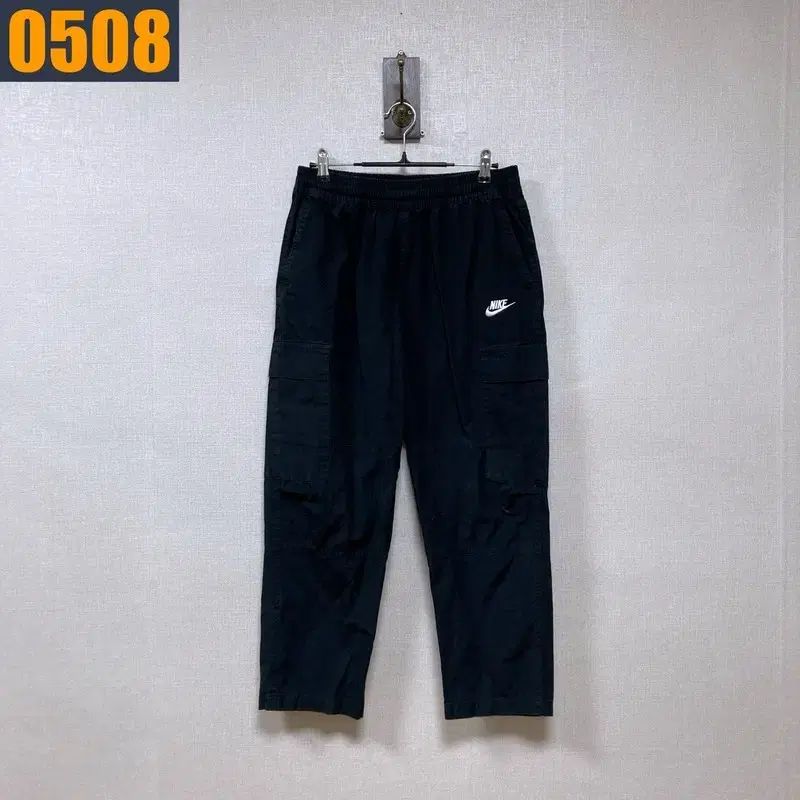 28 NIKE ナイキ カーゴパンツ