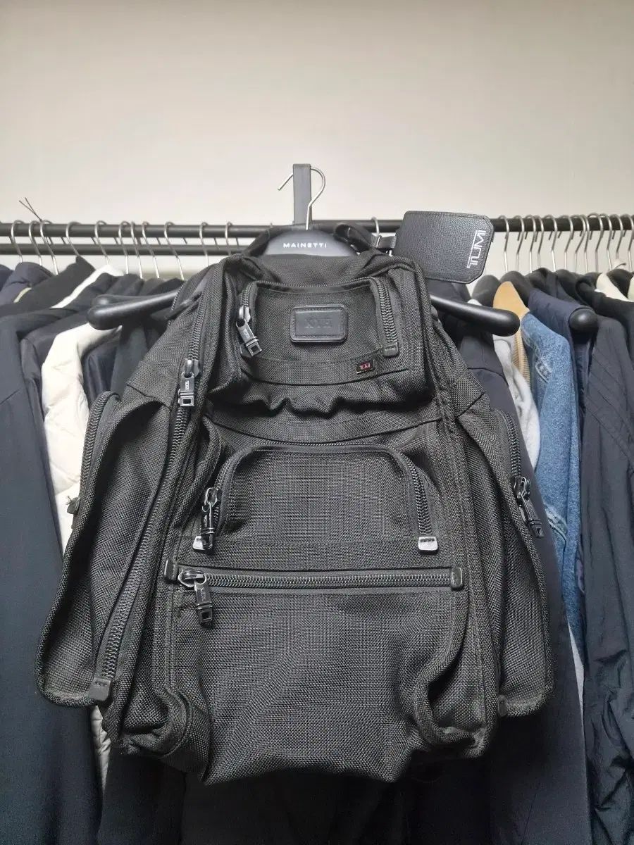 TUMI トゥミ ブラック バックパック バッグ