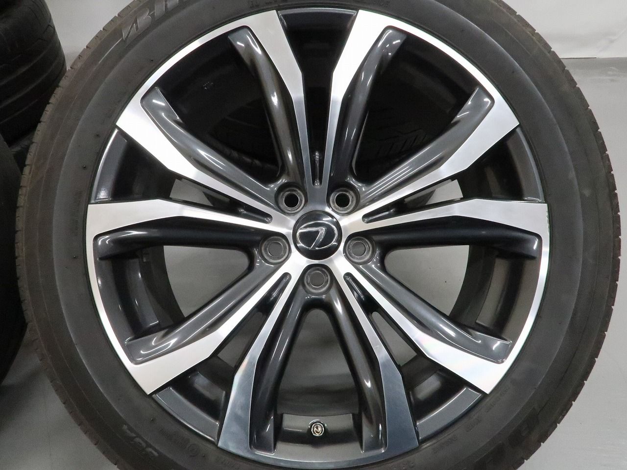 4本 レクサス RX 20系 バージョンL 純正 20インチ 8J +30 114.3 ラジアル タイヤおまけ BRIDGESTONE DUELER H/L 33A 235/55R20 450h 300 4本 レクサス RX 20系 バージョンL 純正 20インチ 8J +30 114.3 ラジアル タイヤおまけ BRIDGESTONE DUELER H/L 33A 235/55R20 450h 300